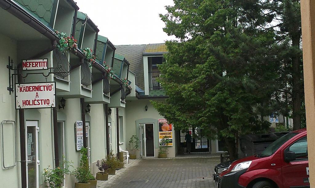 Penzion Marina Pri Slovenskej Restauracii Брезно Номер фото